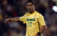 米兰体育官网-英超劲旅含恨淘汰 壮志未酬泪洒绿茵